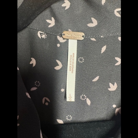 Free People Sleeveless Botanical Tie-Neck Blouse Top Size L ~ NWOT - Picture 3 of 7